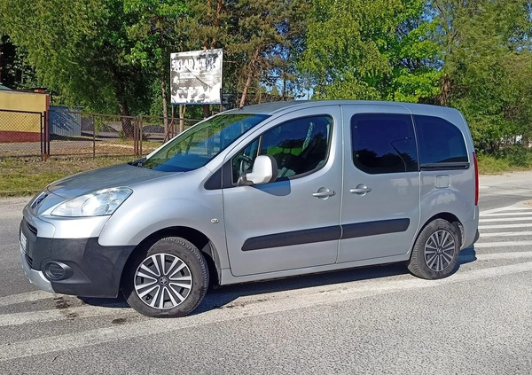 Peugeot Partner cena 21500 przebieg: 157000, rok produkcji 2010 z Starachowice małe 232